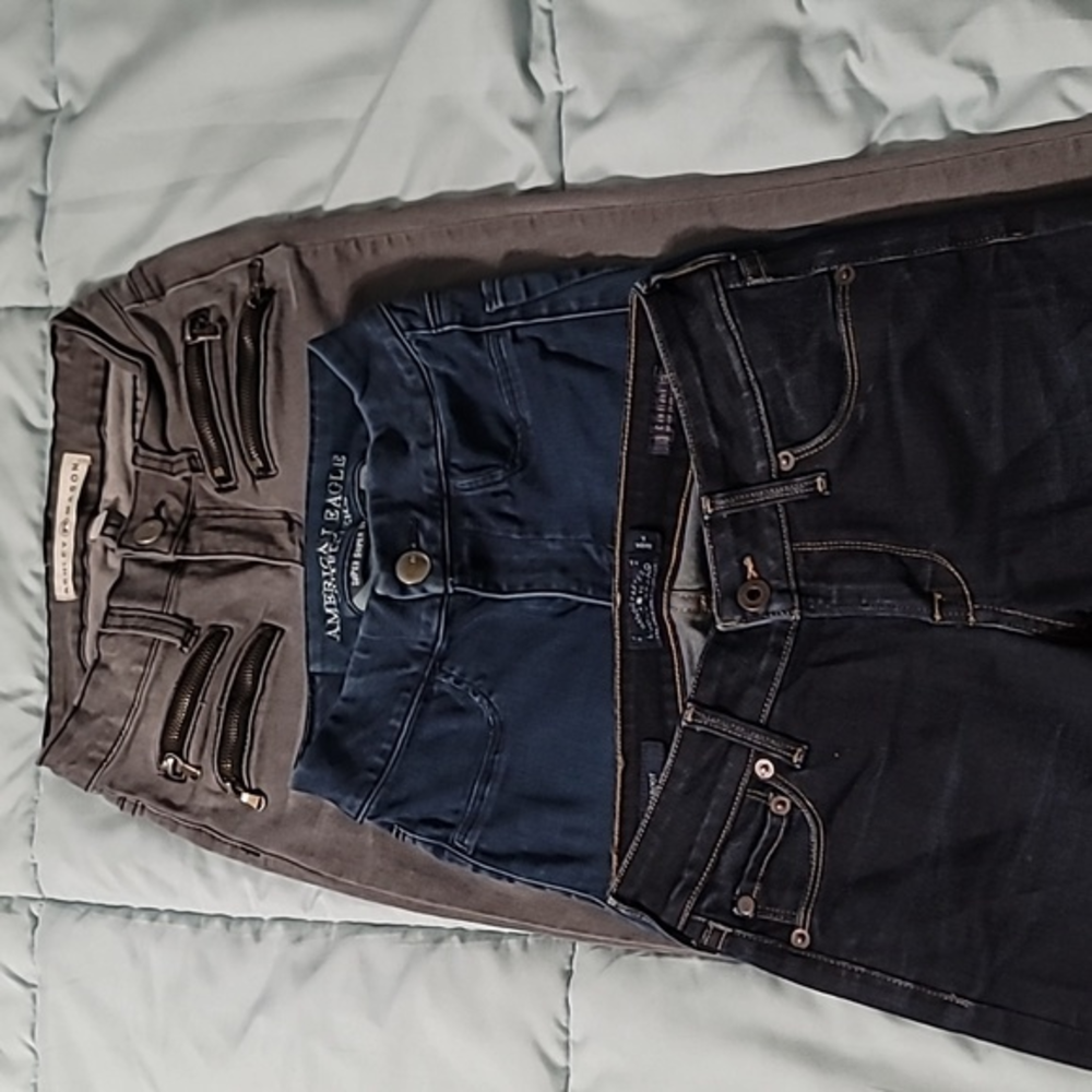 3 Pair Of Jeans 0/00 (24) (Lucky Brand, Ashley Mason, American Eagle)
